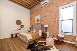 Historic Bldg on Washington Blvd | Patio & BBQ
