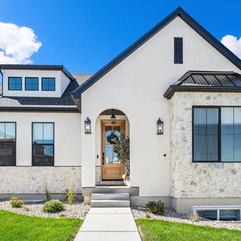 The Hyde Park Mountain Home